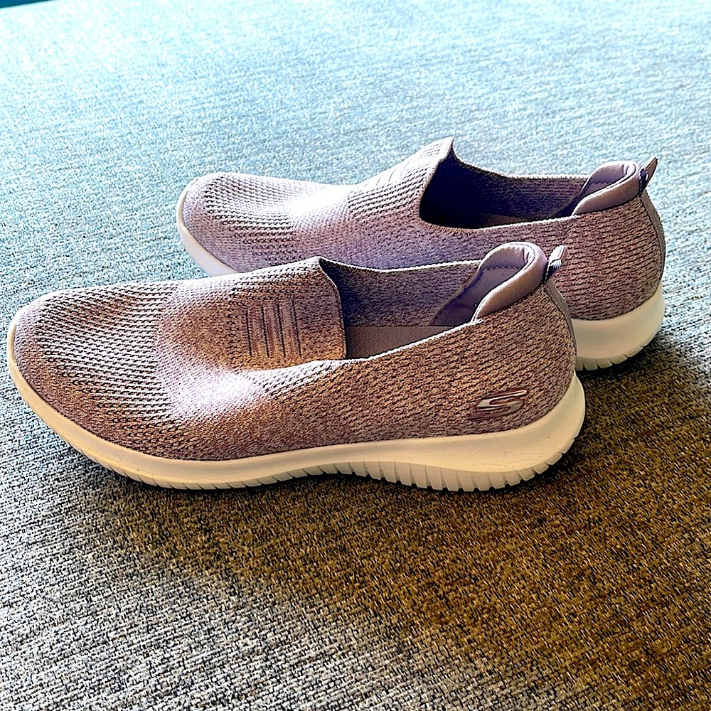 Sketchers slip on tennis shoe
